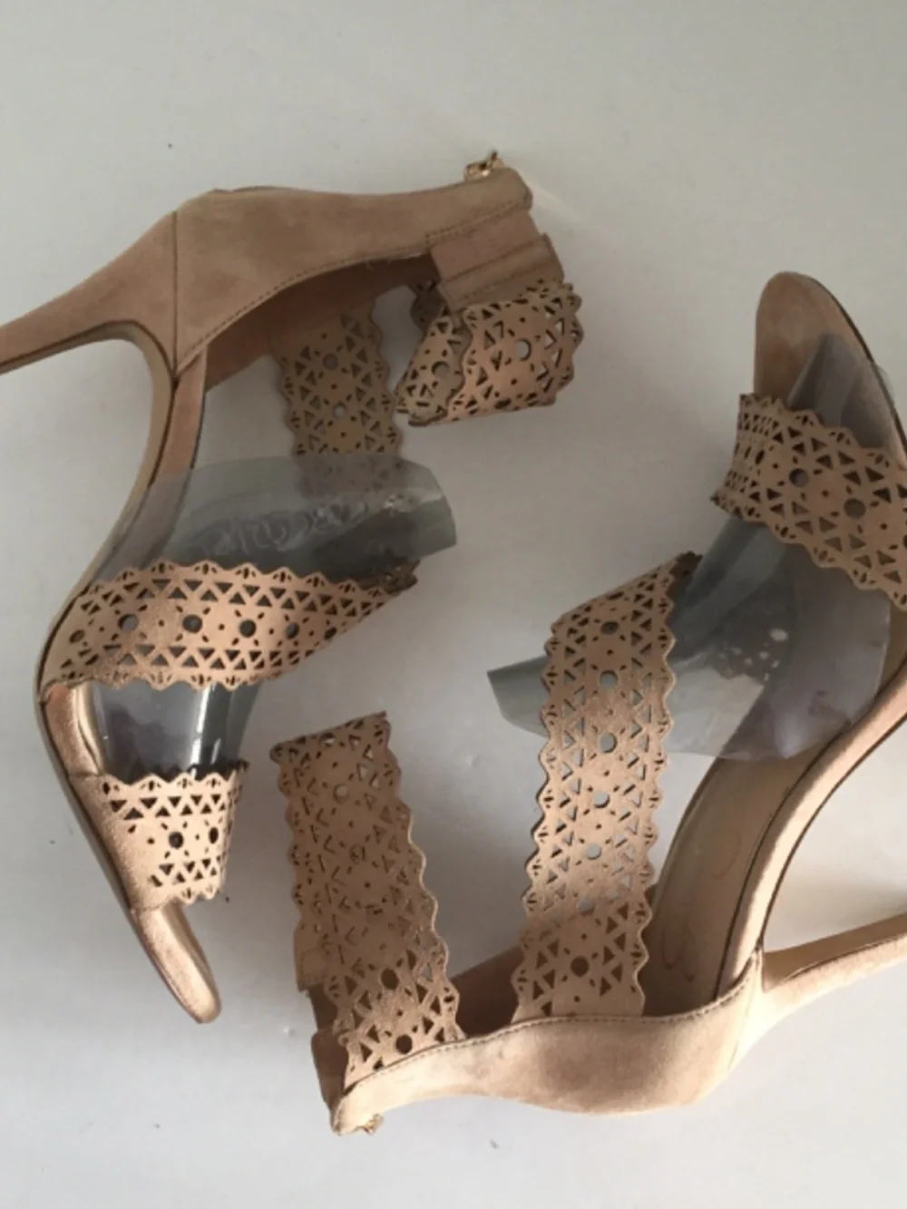 Jessica Simpson Jastia 8.5 Beige Suede Laser Cut Strappy Stiletto Heels EUC
